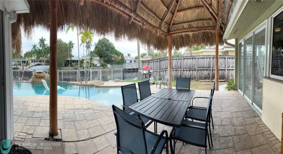 Tiki hut
