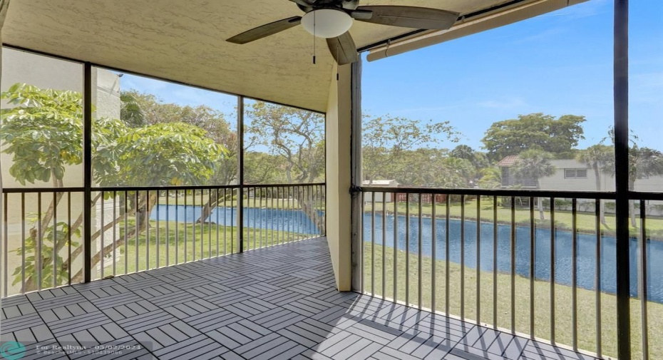 Amazing 2/2.5 with water views
