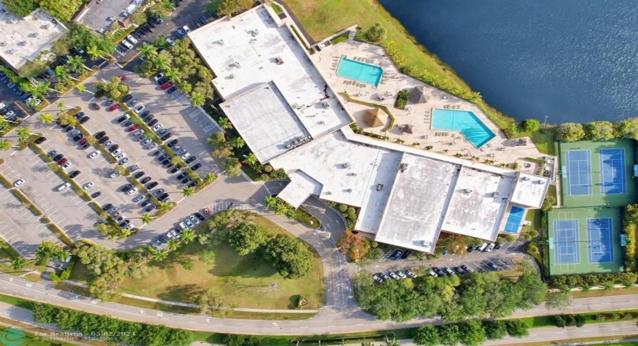 Bonadventure Town Center - check out the building's size - full of all kinds of amenities