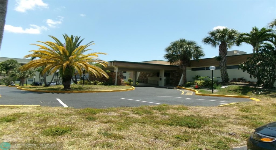 CLUB HOUSE