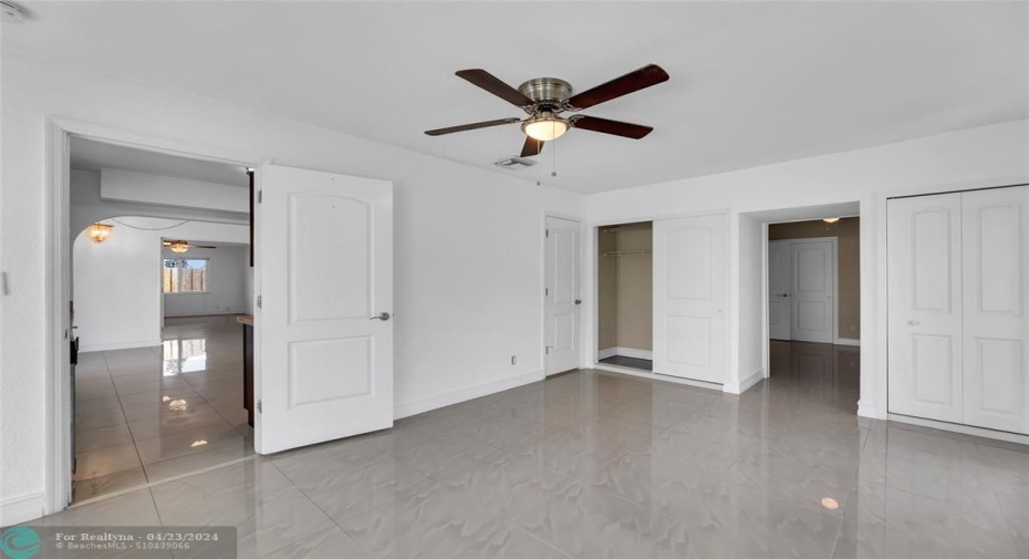 BEDROOM 4