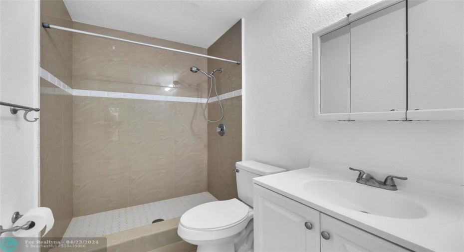 BATHROOM 3 OFF BEDROOM 4