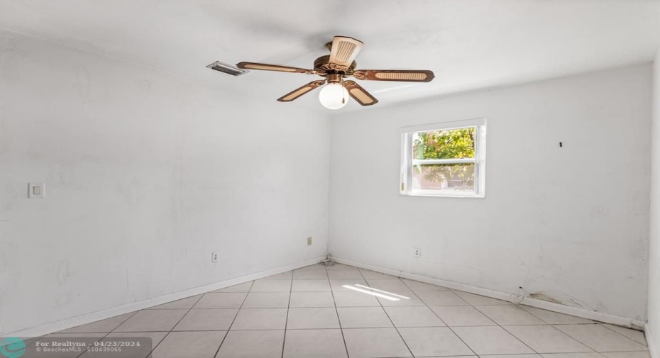 2nd Bedroom