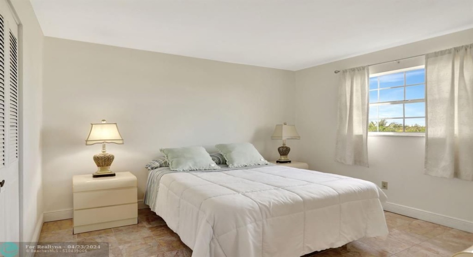2nd bedroom