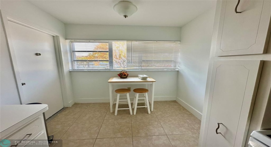 Eat-in/ Breakfast area