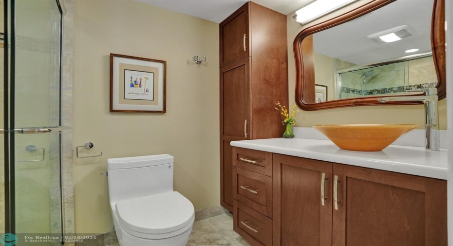 2ND BATHROOM