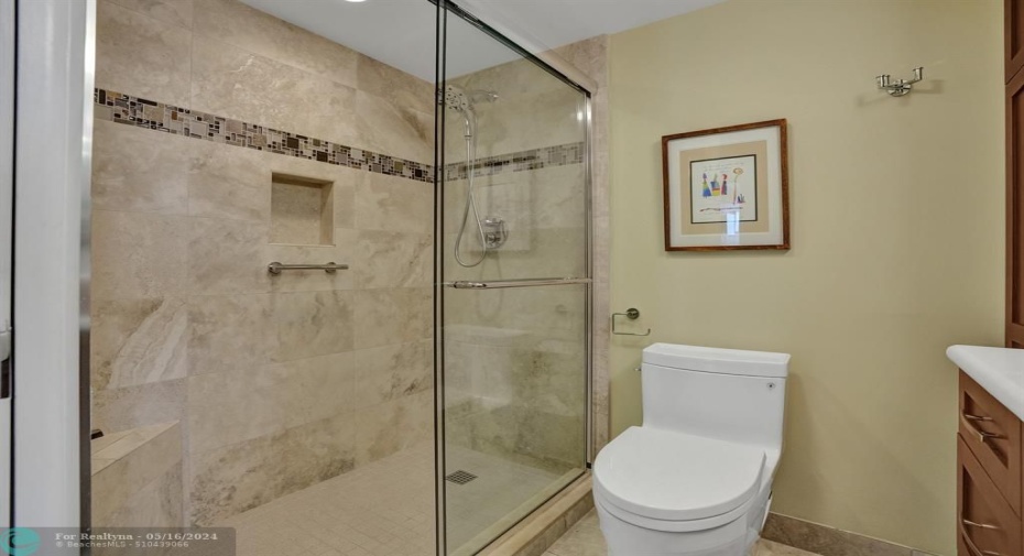 2ND BATHROOM
