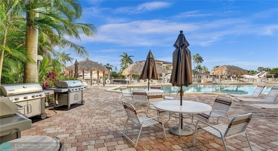 BBQ AREA OF POOL