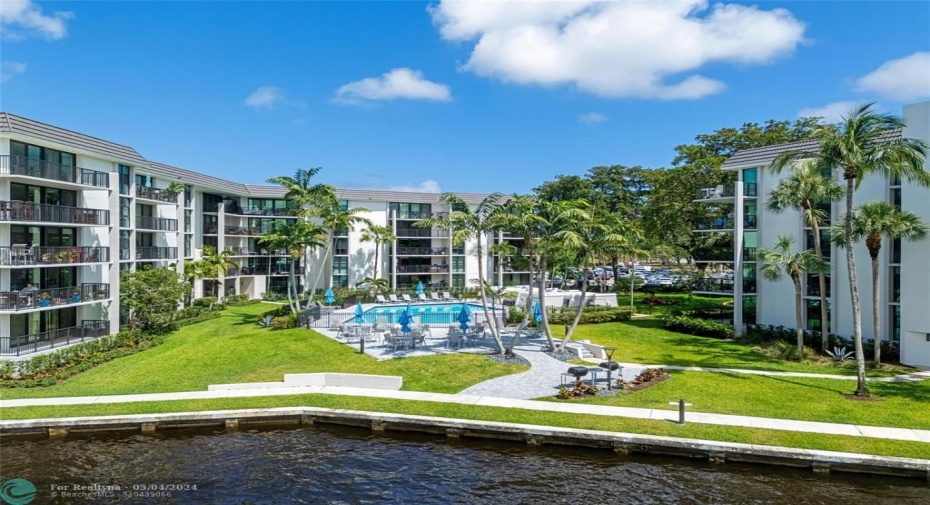 Complex pool