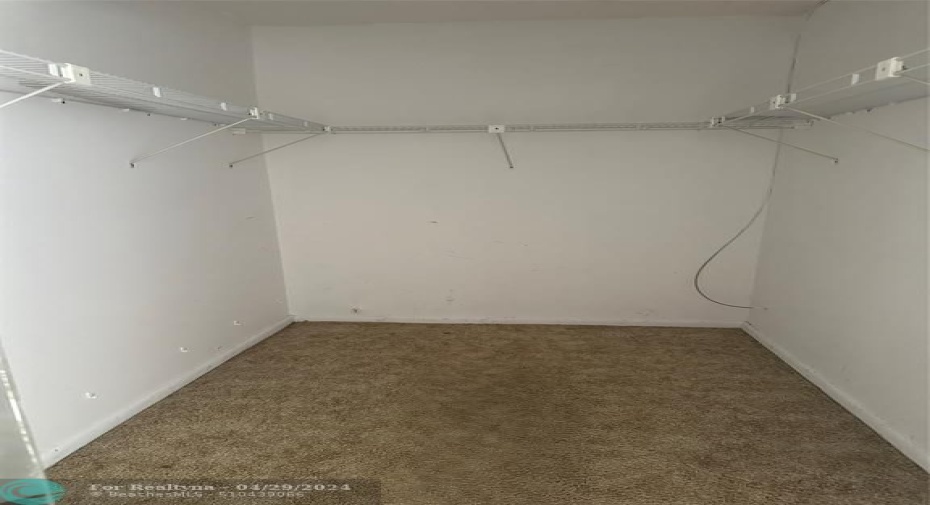 Walk in closet in Mastersuite