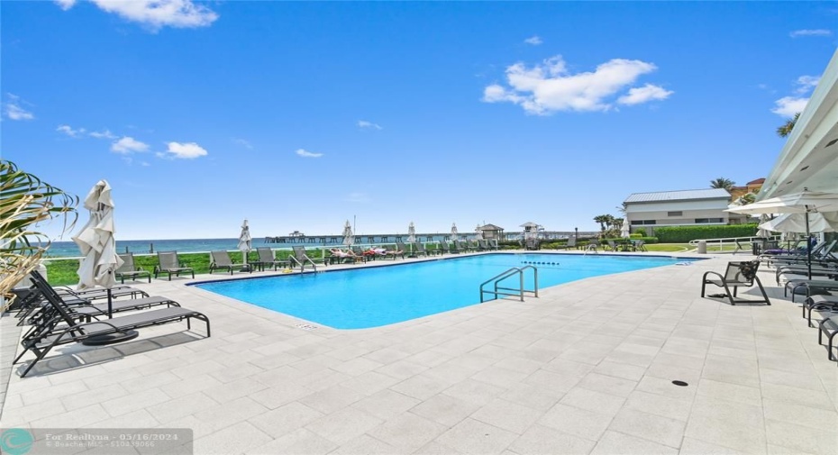 Oceanfront Pool !!