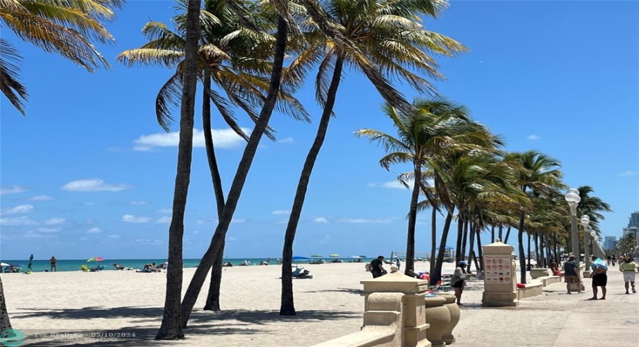 SHORT DISTANCE TO THE BEACH