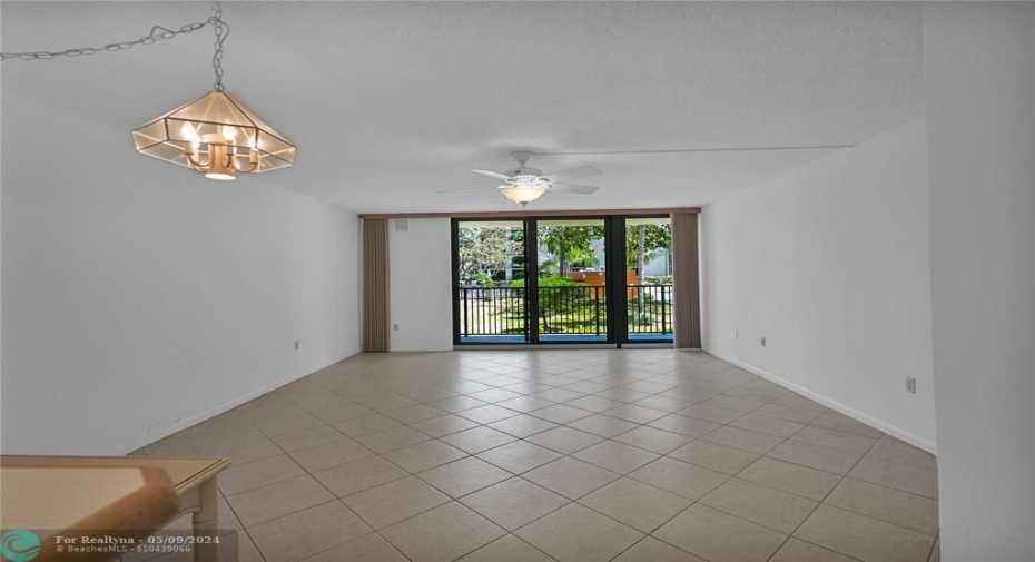Living Room/Dining Area