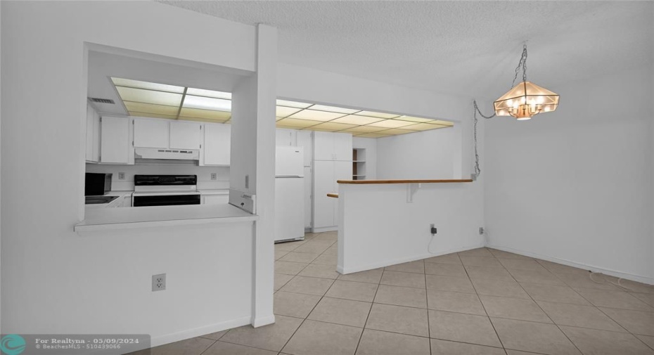 Pass Through from Living Room to Kitchen