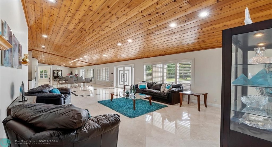 OPEN FLOOR PLAN-LIVING ROOM