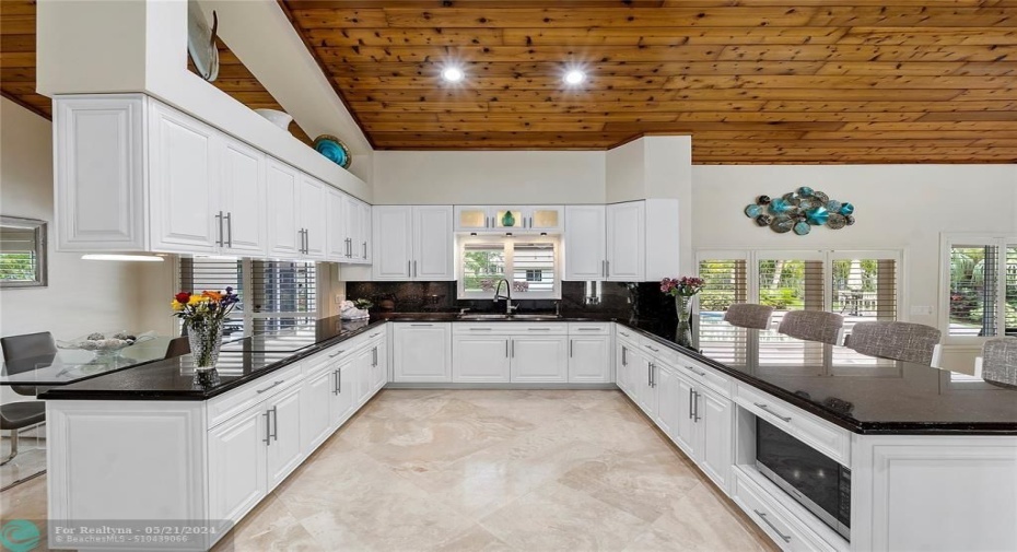 SO MUCH STORAGE-SOFT CLOSE- WITH PULL OUT DRAWERS-COUNTER SPACE GALORE