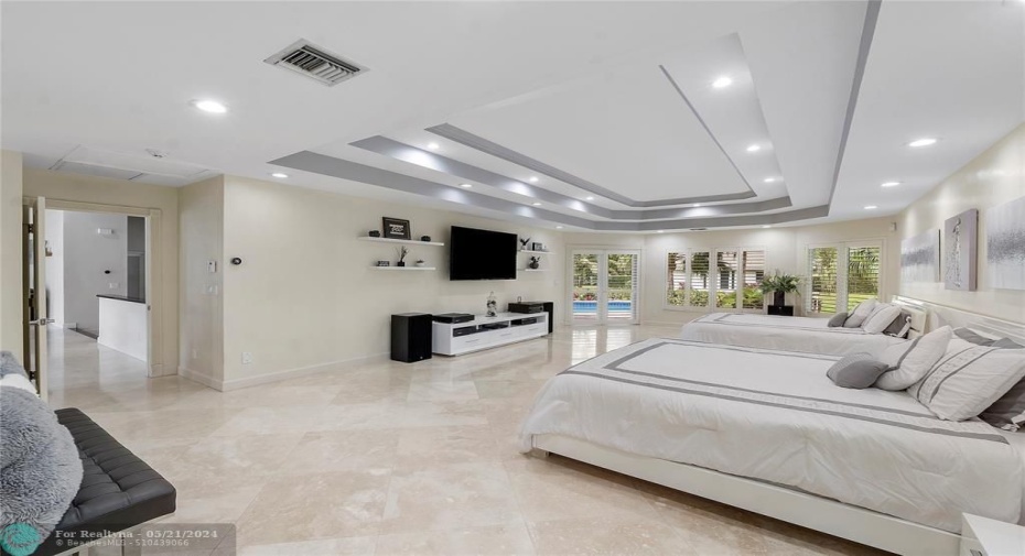 ROOM FOR TWO KING SIZE BEDS DECORATIVE TRAY CEILING WITH MOOD LIGHTING