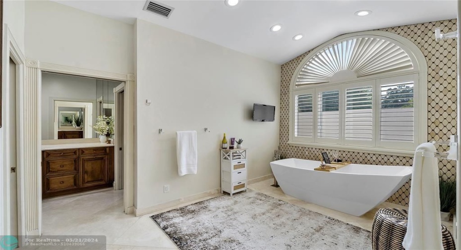 REMODELED SEPARATE ROOM WITH STAND ALONE TUB AND FAUCET- NEW 2024