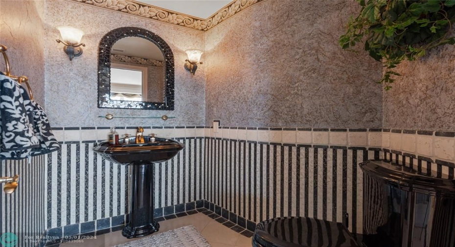 1/2 Bath off the living room