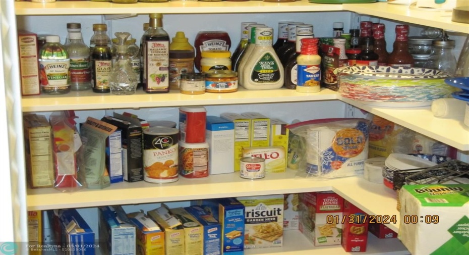 Excellent storage capacity of cooking items