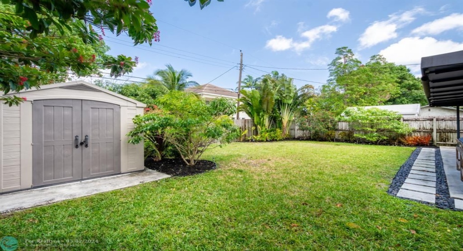 garden shed staying and shows plenty of room for a pool
