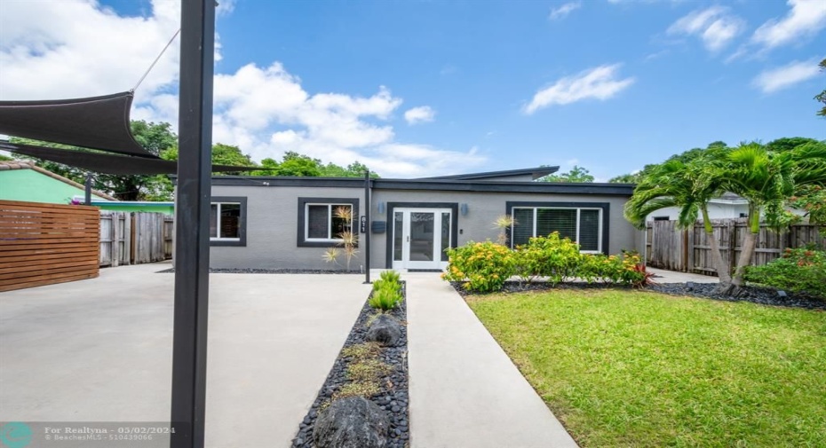 front driveway and walkway