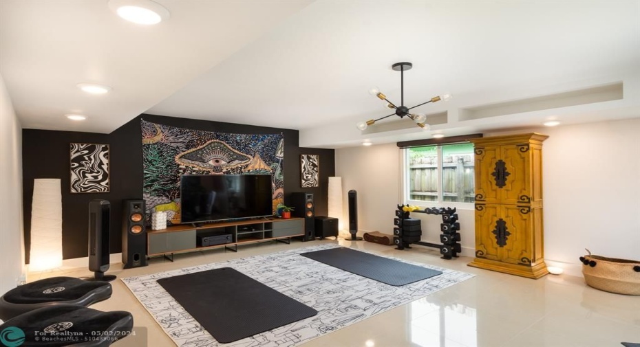 family room or dining room or both!