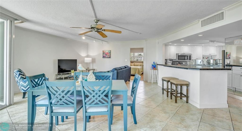 OPEN FLOOR PLAN