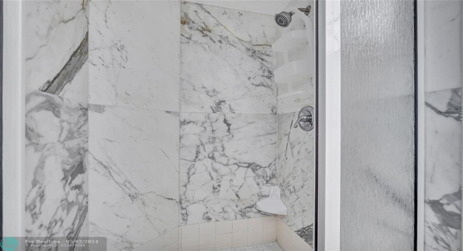 SHOWER STALL