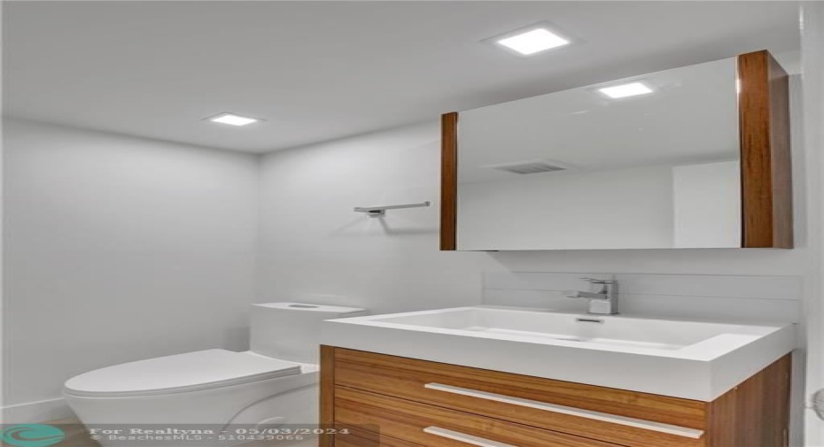 1/2 bath for your guests