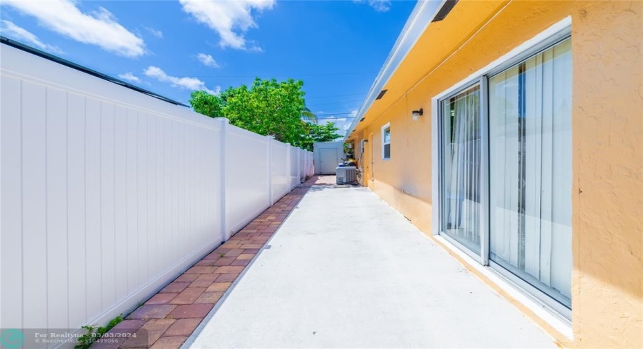 E Side Yard