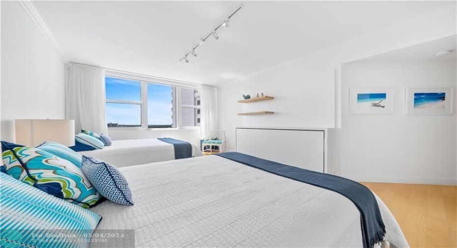 2nd bedroom