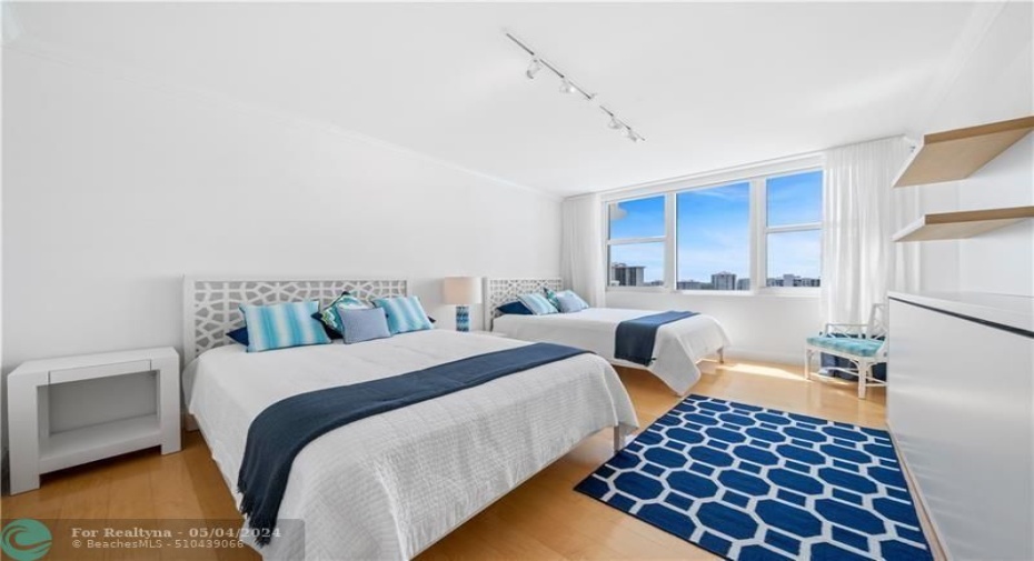 2nd bedroom