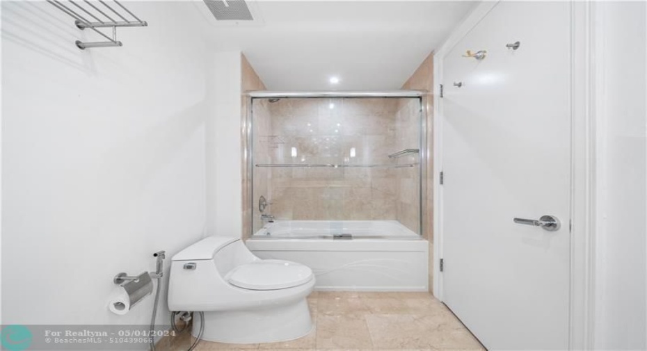 3rd bedroom bathroom