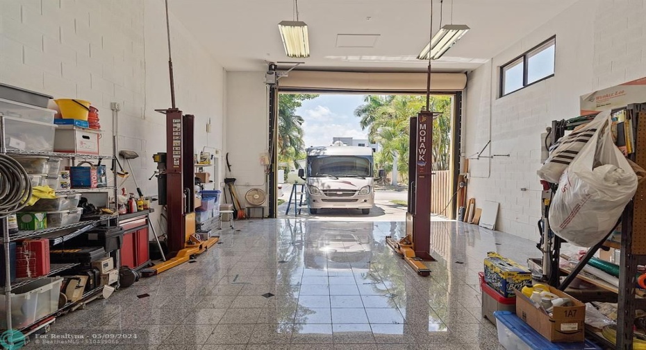 4 car garage or 2+RV