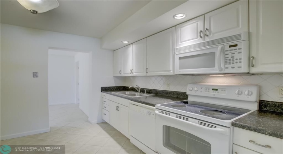 1404 Kitchen