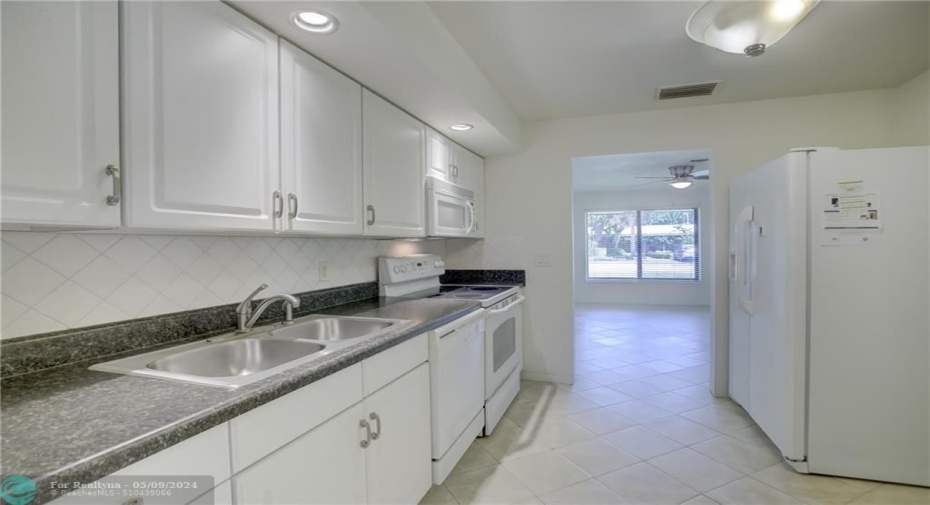 1404 Kitchen