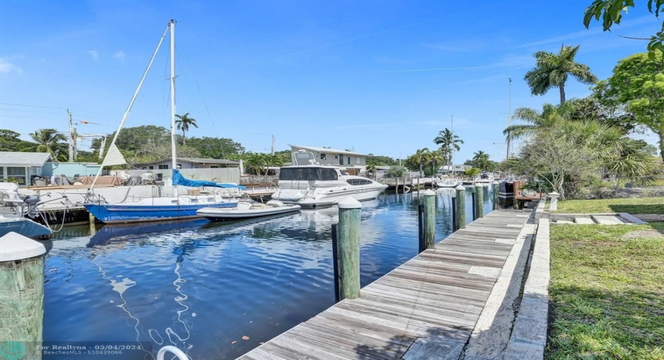 60 ft of waterfront-No Fixed Bridges
