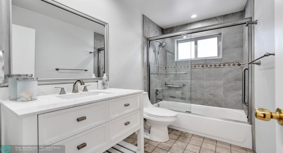 2nd Bathroom