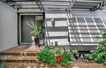 Welcome to 1520 NW 113 Way Pembroke Pines, FL 33026