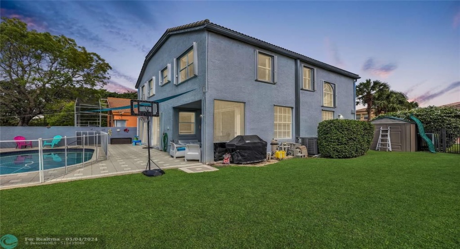 that extra yard space will make your neighbors jelly