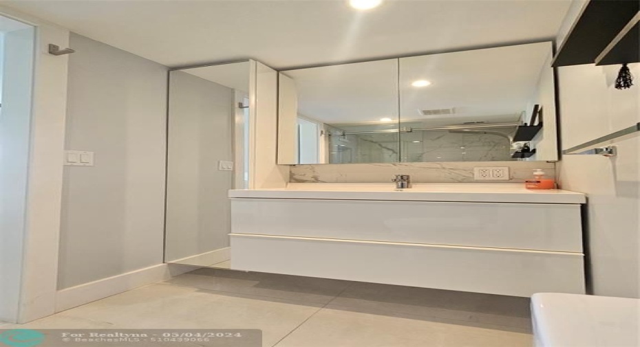 master bathroom custom vanity