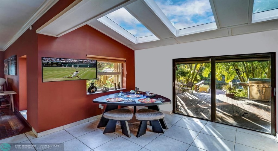 Eat in kitchen/nook
