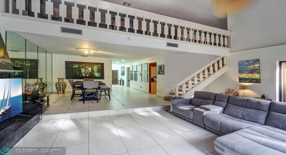 Fabulous loft can be Den/office/gym