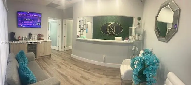 LOBY/ENTRANCE/COFFEE STATION