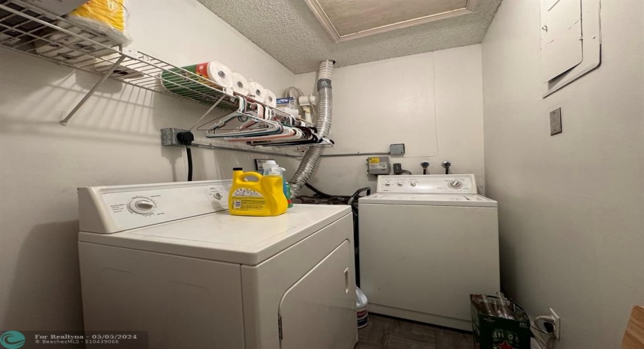 SEPERATE ROOM-FULL WASHER/DRYER