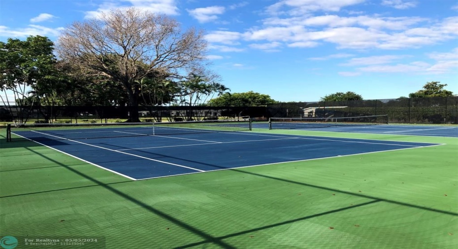 TENNIS