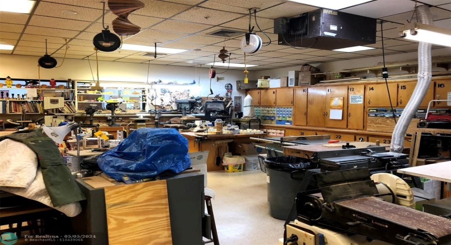 WOOD SHOP