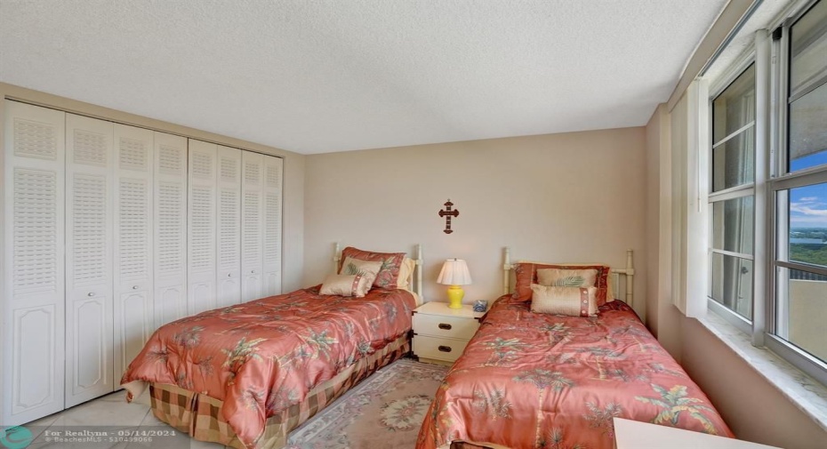 2nd bedroom