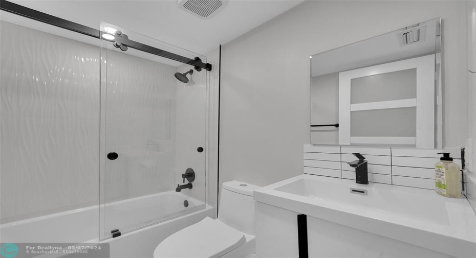 2nd bathroom